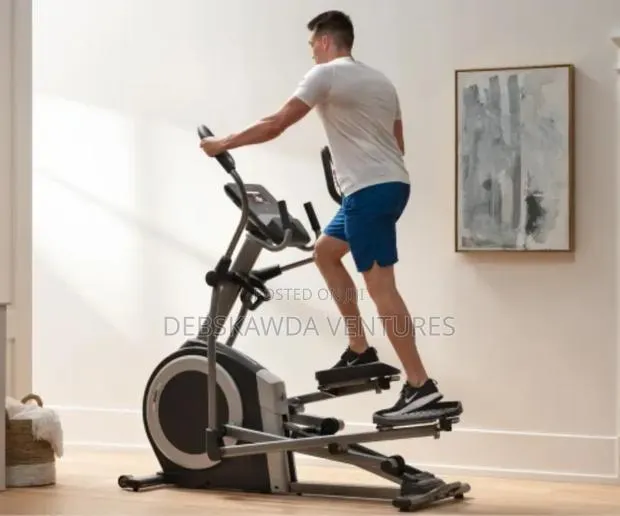 Cross Trainer Commercial · Photo 1