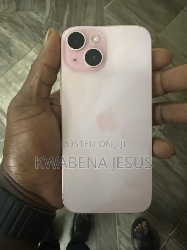 Apple iPhone 15 128 GB Pink · Photo 1