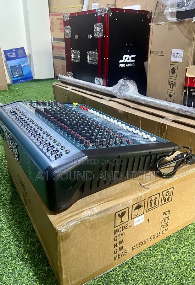 Yamaha Mk16 - 16 Channels Powered Mixer · Photo 1