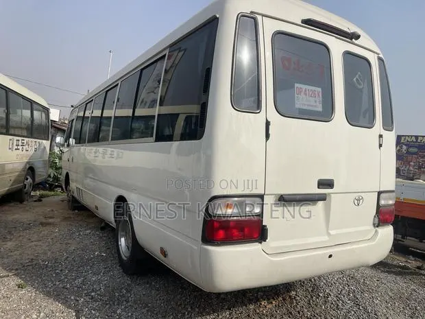 Toyota Coaster 2012 White · Photo 8