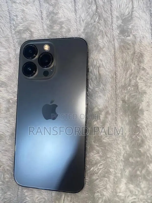 Apple iPhone 13 Pro 128 GB Black · Photo 1