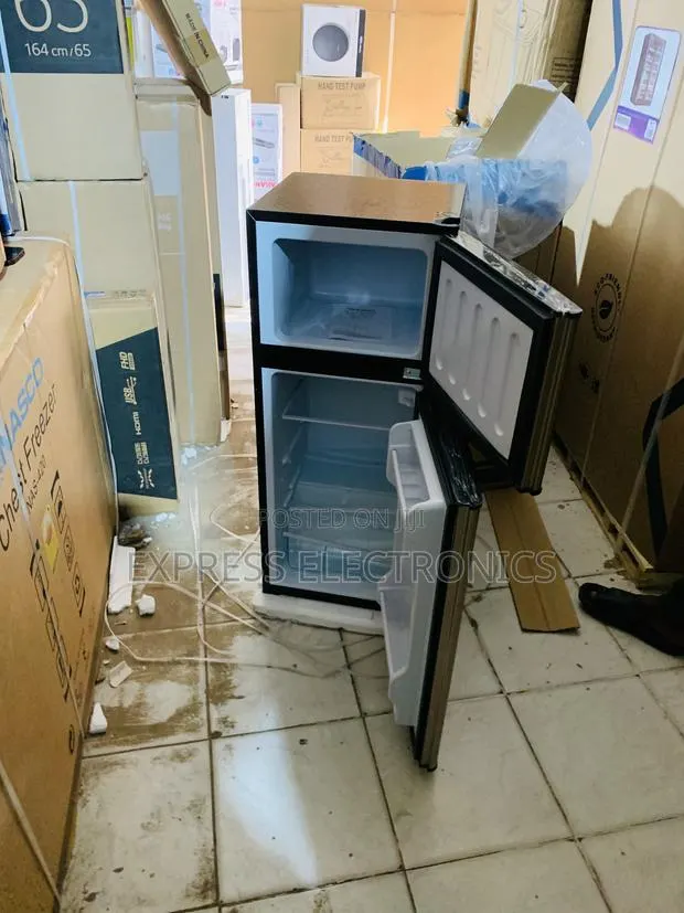 Freestanding Nasco NASF2-13FL 112L Double Door Top Freezer Refrigerato · Photo 1