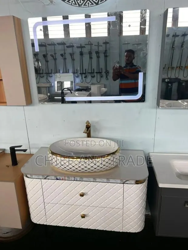 80cm Hung Hand Wash Basin · Photo 1