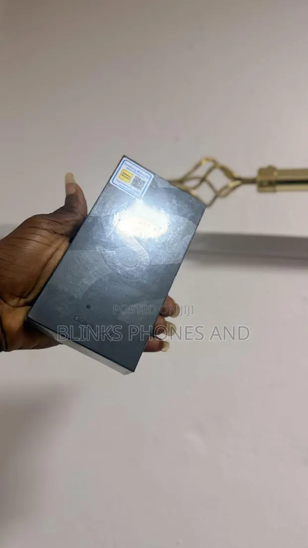 New Samsung Galaxy S22 5G 256 GB Rose Gold · Photo 1