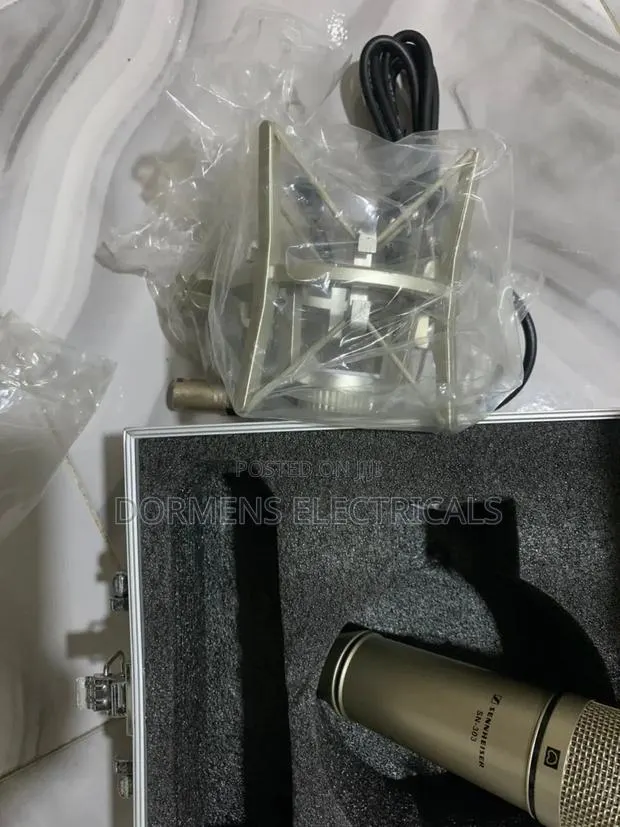 Studio Microphone · Photo 1