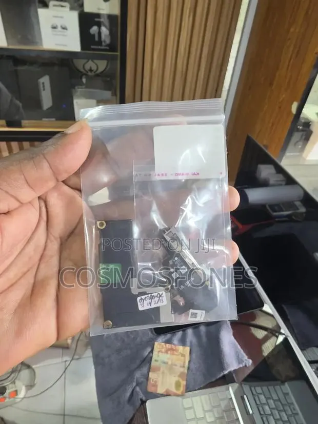 iPhone 12pm 128gb Motherboard With Face Id · Photo 1