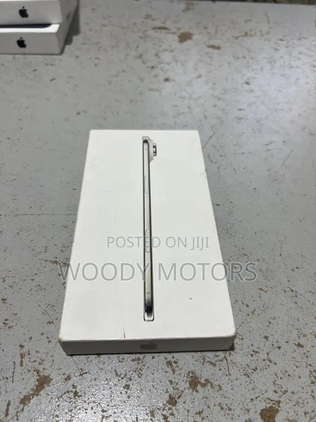 New Apple iPhone Air 1 TB Gold · Photo 1