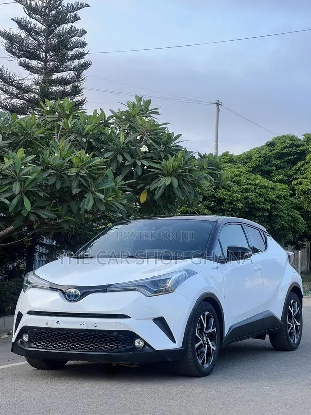 Toyota C-HR 2018 White · Photo 1