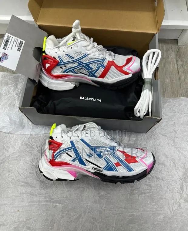 Balenciaga Runner Kick · Photo 1