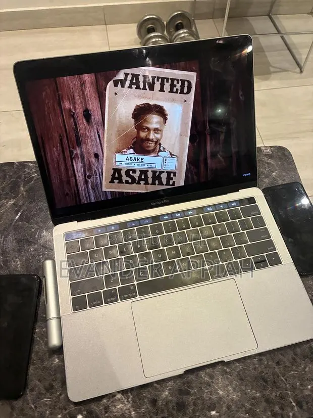 Laptop Apple MacBook Pro 2016 8GB Intel Core i5 SSD 256GB · Photo 1