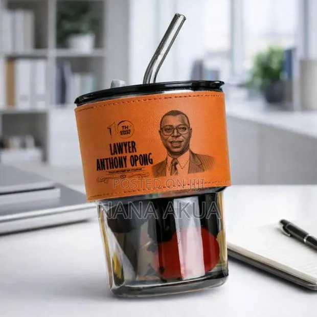 Customised Glass Cup With Leather As Souvenir · Photo 1