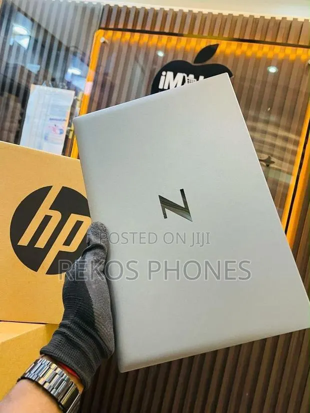 New Laptop HP ZBook Firefly 14 G7 8GB Intel Core i5 SSD 256GB · Photo 1