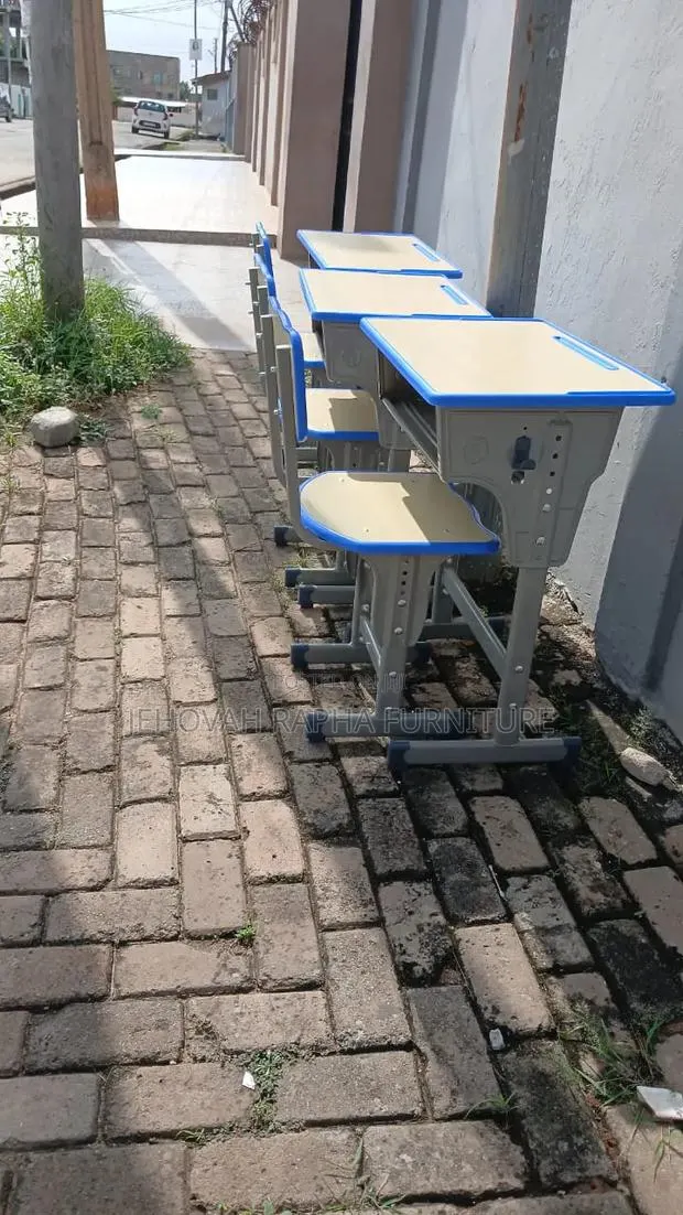 Study Table and Chair · Photo 1