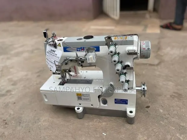 Flat Lock Machine · Photo 1