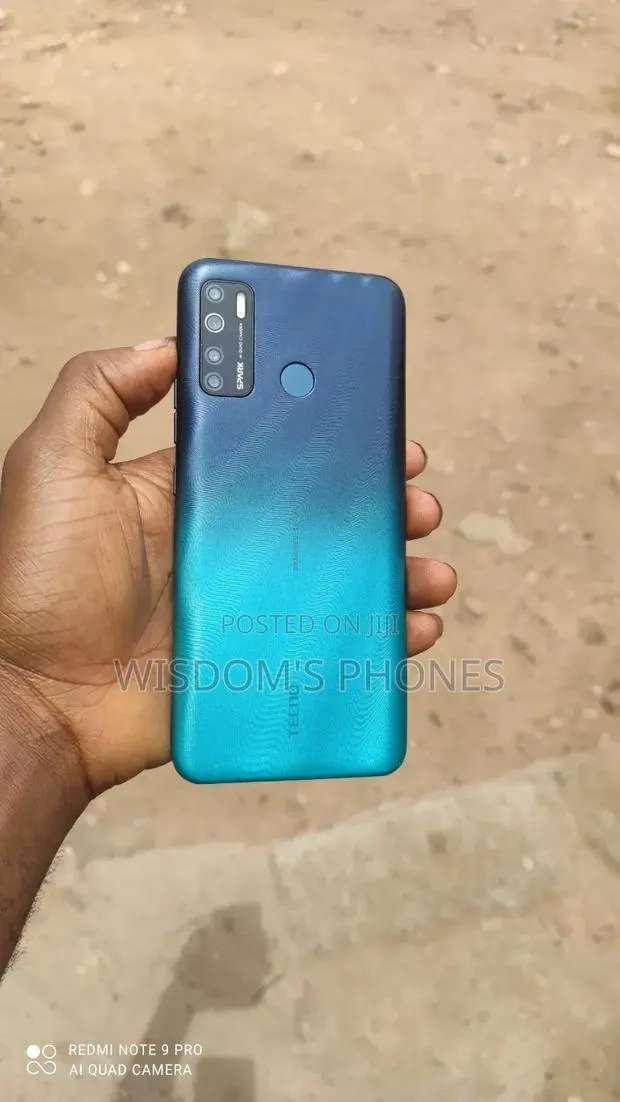 Tecno Spark 5 32 GB Blue · Photo 1