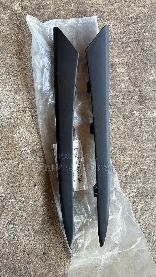Honda Civic Headlights Down Stripe Moulding 2022 2023 2024 2025 2026 · Photo 1