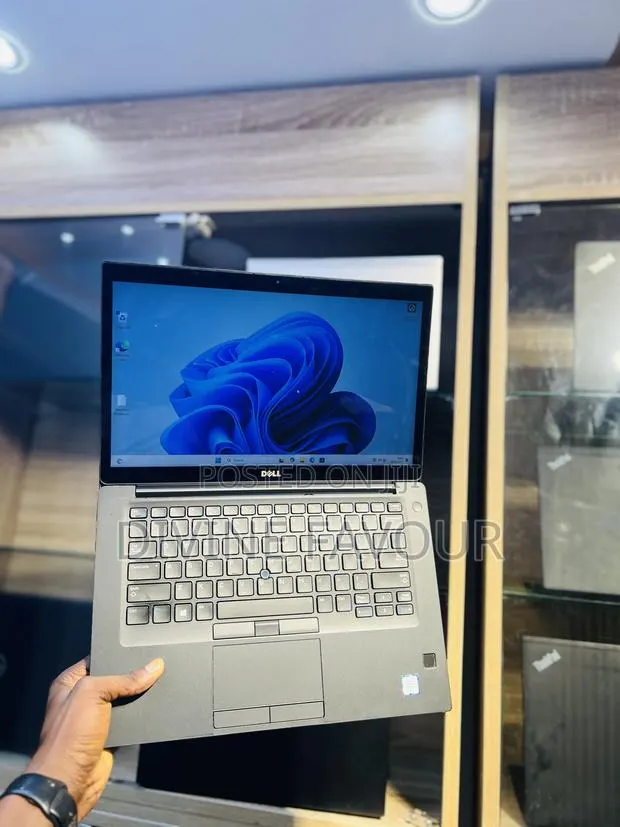Laptop Dell Latitude 7480 8GB Intel Core i7 SSD 256GB · Photo 1
