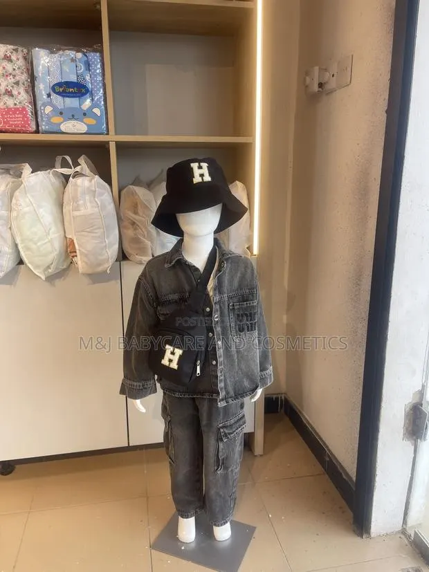 Kids Clothing · Photo 1