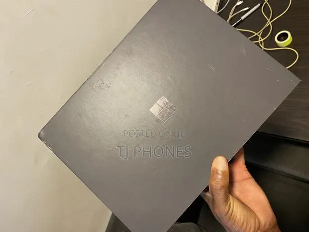 New Microsoft Surface Pro 11th Edition, a Copilot+ PC 16GB SSD 1T · Photo 1