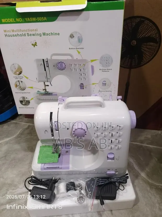 Household Sewing Machine/ Mini Sewing Machine · Photo 1