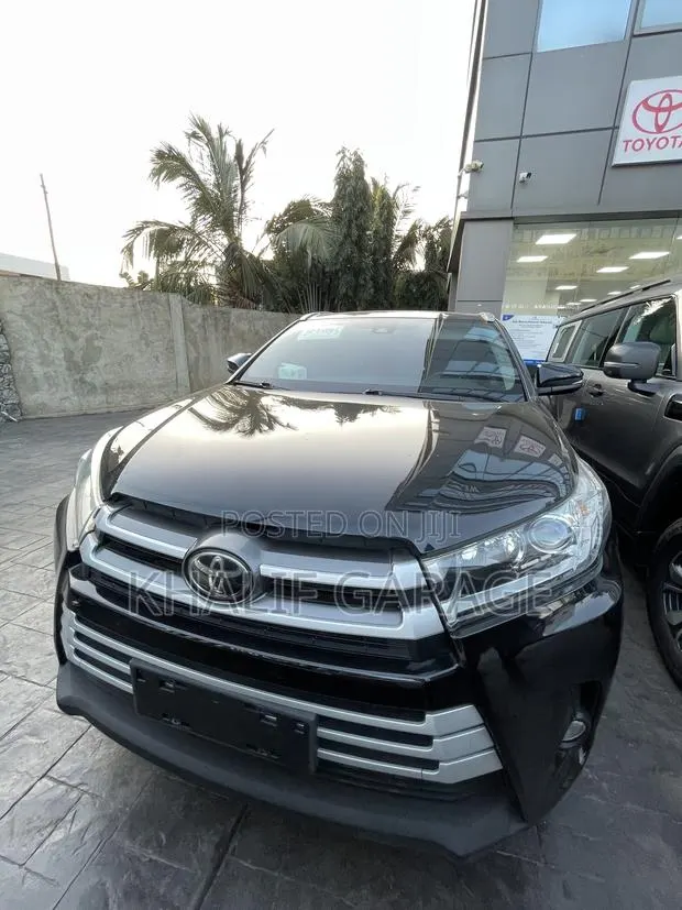 Toyota Highlander 2021 Black · Photo 1