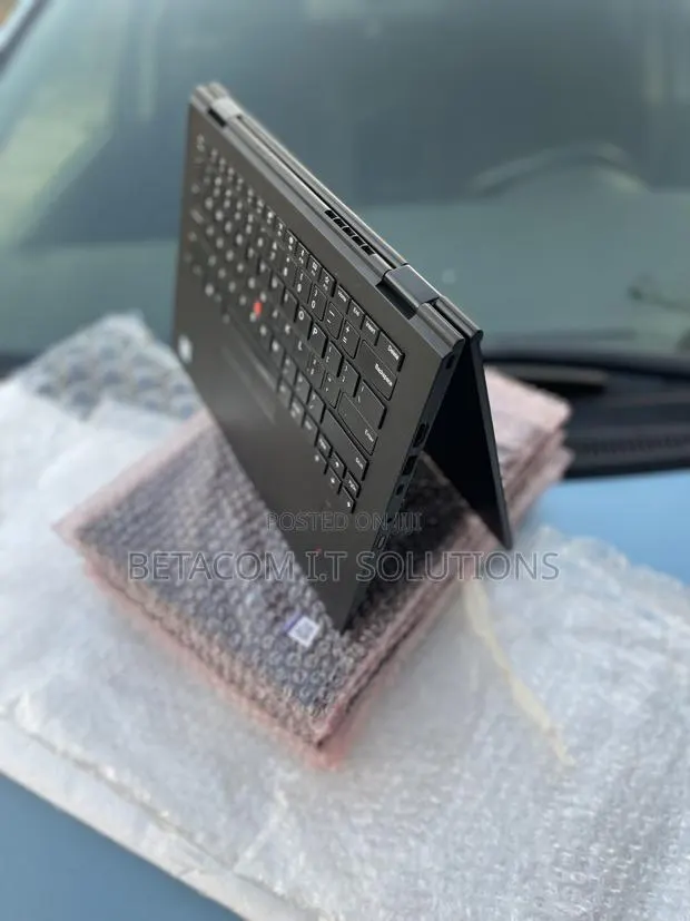 Laptop Lenovo ThinkPad X1 Yoga 8GB Intel Core i5 SSD 256GB · Photo 1