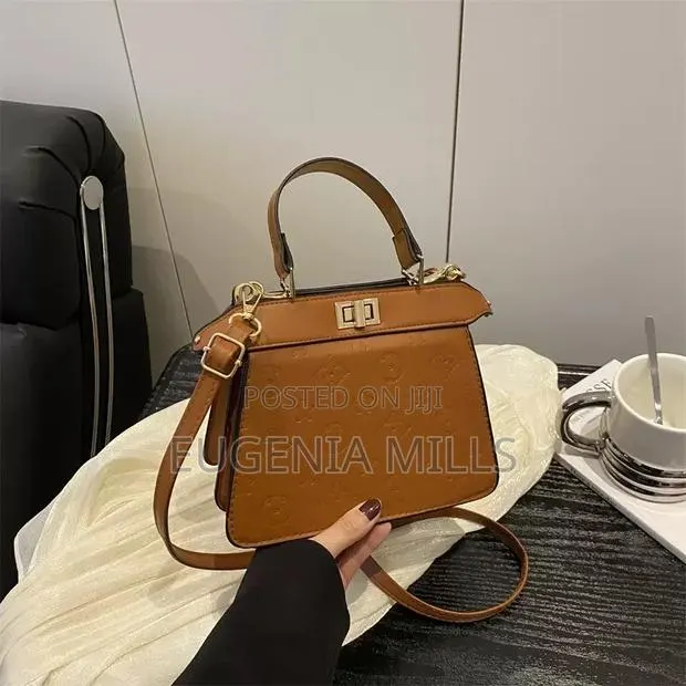 Hand Bags for Ladies · Photo 1