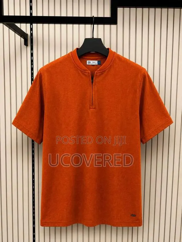 Casual Men's Knit Polo Shirts Feature Half-Zip Closures · Photo 1