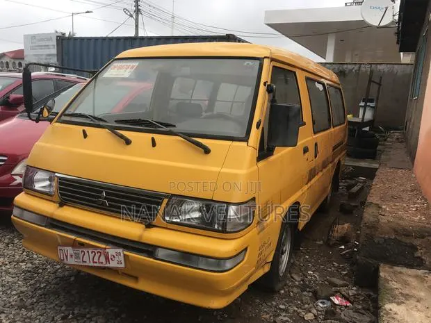 Mitsubishi L300 2007 Yellow · Photo 1
