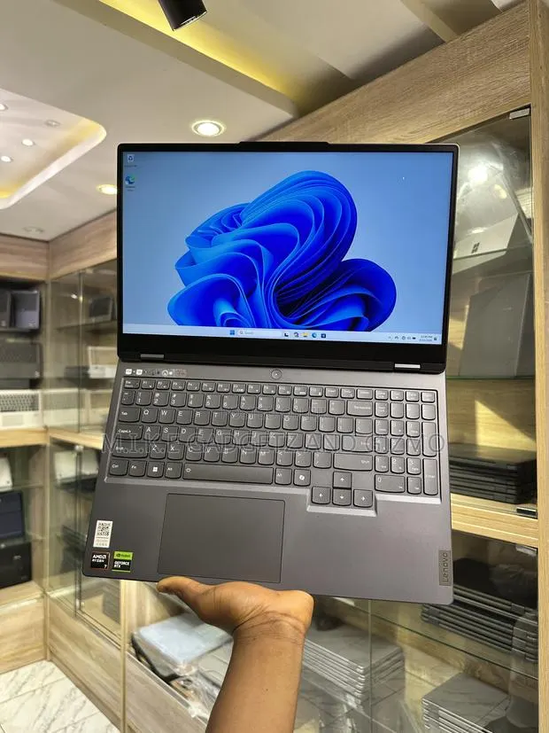 Lenovo Legion Y7000P IRX9 Gaming Laptop 16GB AMD Ryzen 7 SSD 512GB · Photo 1