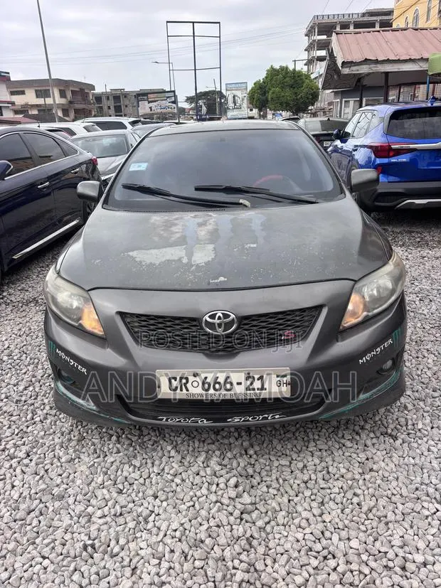 Toyota Corolla 2012 Gray · Photo 1