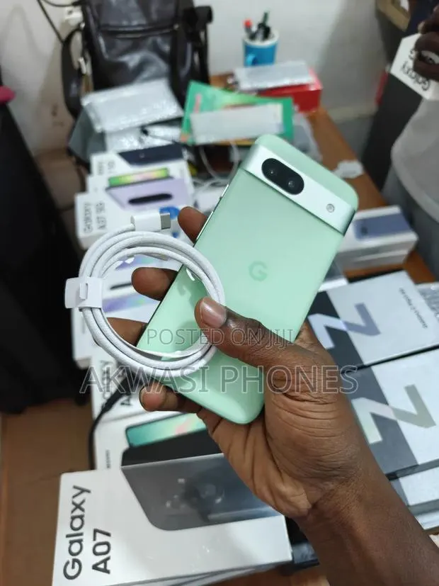 New Google Pixel 8a 128 GB Green · Photo 1