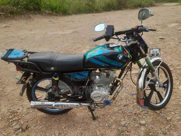Royal Motorcycle 2025 Black · Photo 1