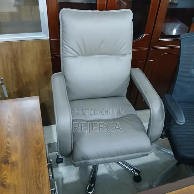 Adjustable Office · Photo 1