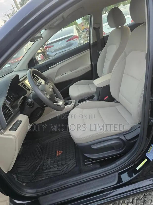 Hyundai Elantra 2020 · Photo 1