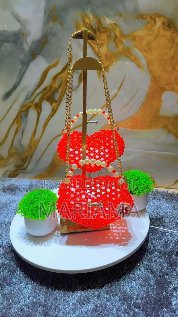 Hand Beaded Bag · Photo 1