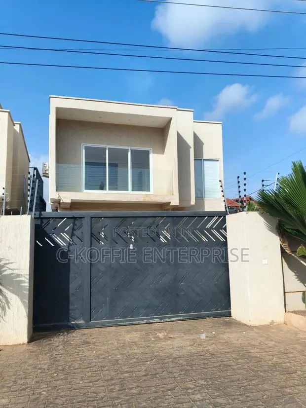 5bdrm House in Achimota for rent · Photo 1