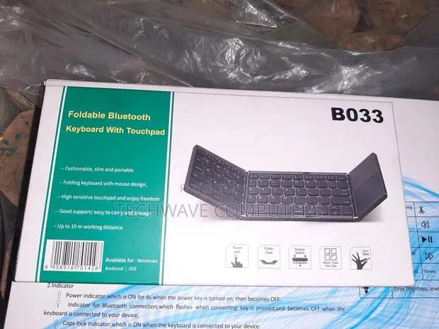 Foldable Keyboard With Mousepad · Photo 1