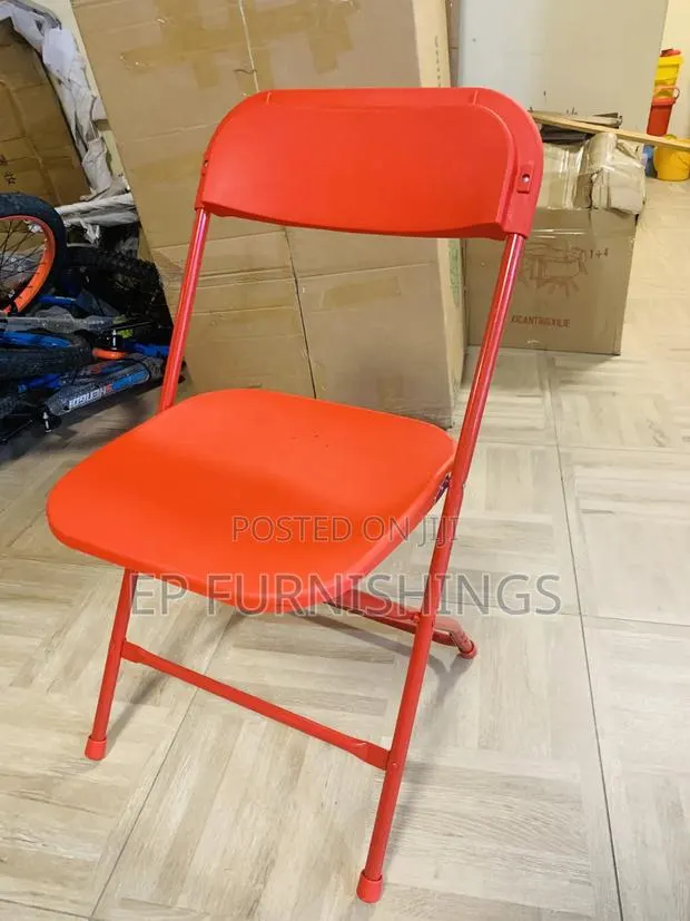Flat Back Folding Chair · Photo 1