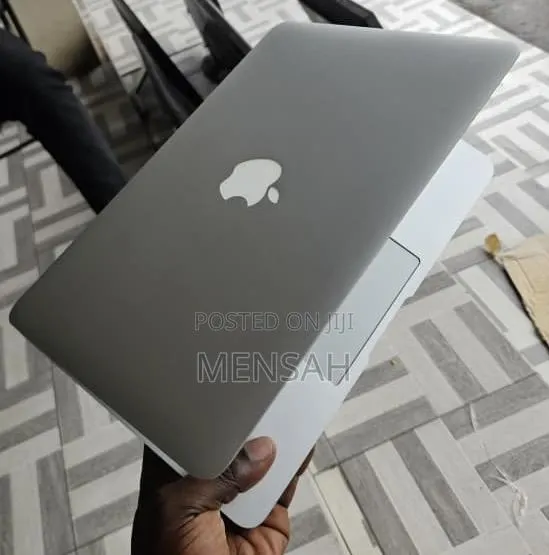 Laptop Apple MacBook Air 2013 4GB Intel Core 5 SSD 512GB · Photo 1