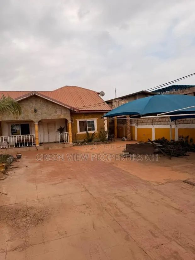 4bdrm House in West Hills Mall Area for sale · Photo 1