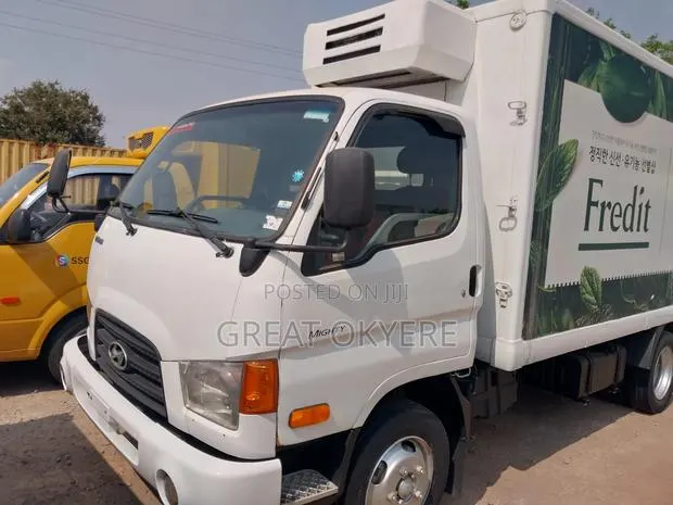 Hyundai Mighty Container · Photo 1