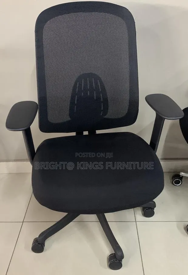 Swivel Chair · Photo 1