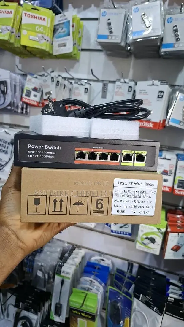 6 Port Gigabit PoE Switch 4+2 | 1000Mbps Network Switch · Photo 1