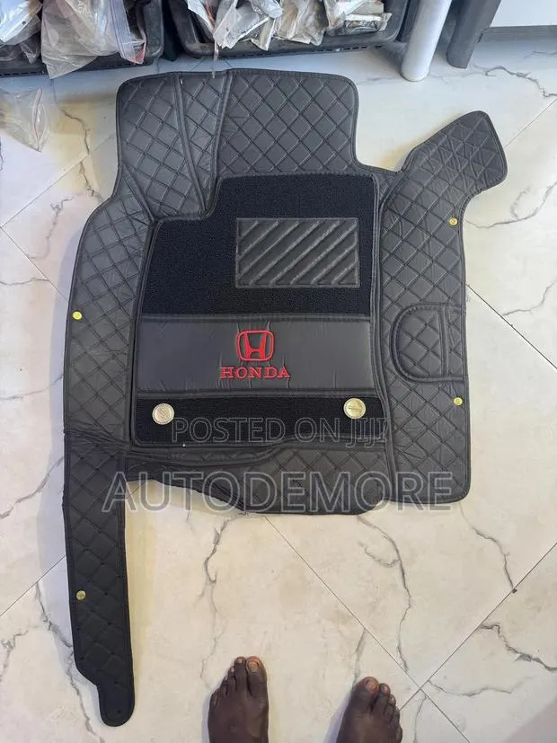 Original Honda Civic 2016-21 Floor Mat · Photo 1