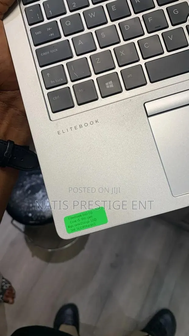 New Laptop HP EliteBook 840 G5 8GB Intel Core i5 SSD 256GB · Photo 1