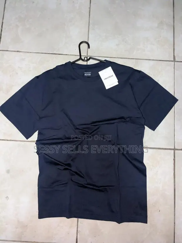 Unicrese Plain T-Shirts · Photo 1
