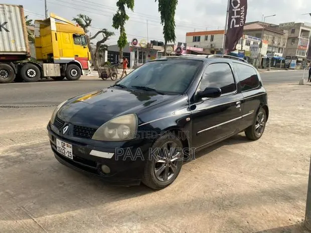 Renault Clio II 1.4 2002 Black · Photo 1