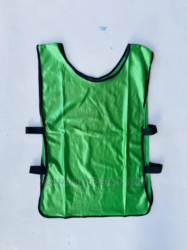 Training Vest With Side Band at Cool Price · Photo 1