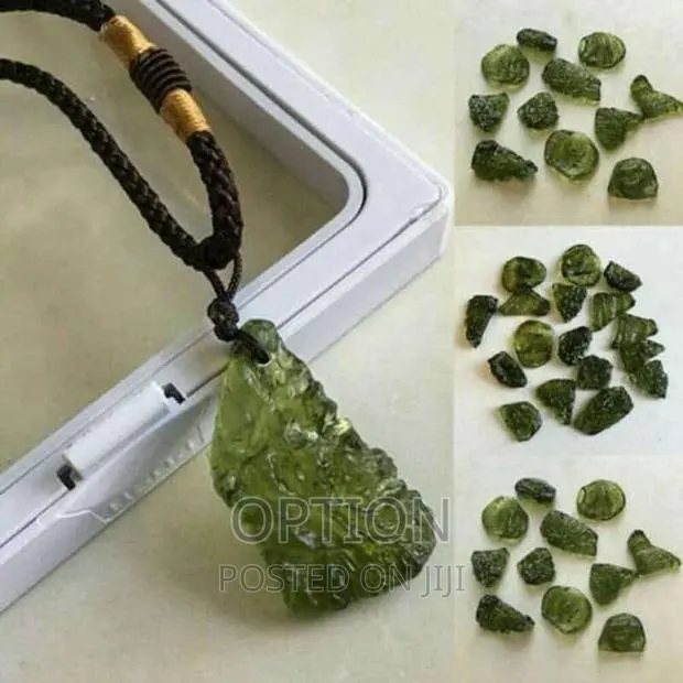 Moldavite Gemstone Good Luck and Fortune · Photo 1